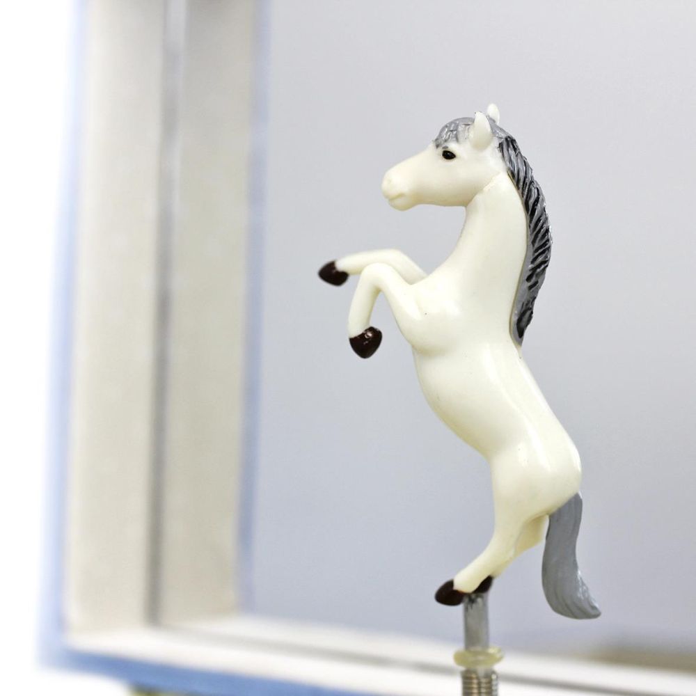 Phosphoreszierende Schmuck Spieldose Pferd "Camargue"© - Leuchtet in der Nacht
