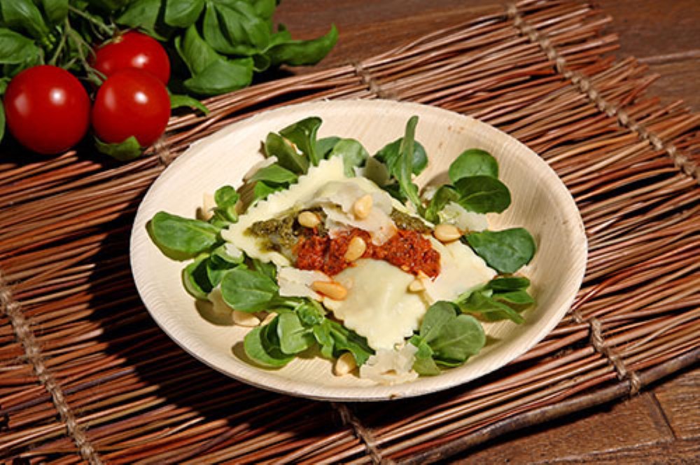 6 Schalen, Palmblatt "pure" rund 300 ml Ø 17,5 cm · 3,5 cm 6 Schalen, Palmblatt "pure" rund 300 ml Ø 17,5 cm · 3,5 cm