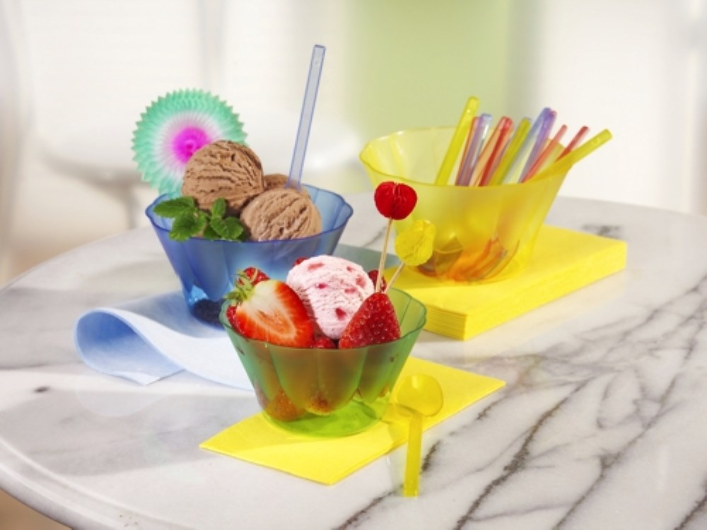 66 Eis- und Dessertschalen, PS rund 300 ml Ø 11 cm · 6,5 cm grün 50 Eis- und Dessertschalen, PS rund 500 ml Ø 13 cm · 7,5 cm orange