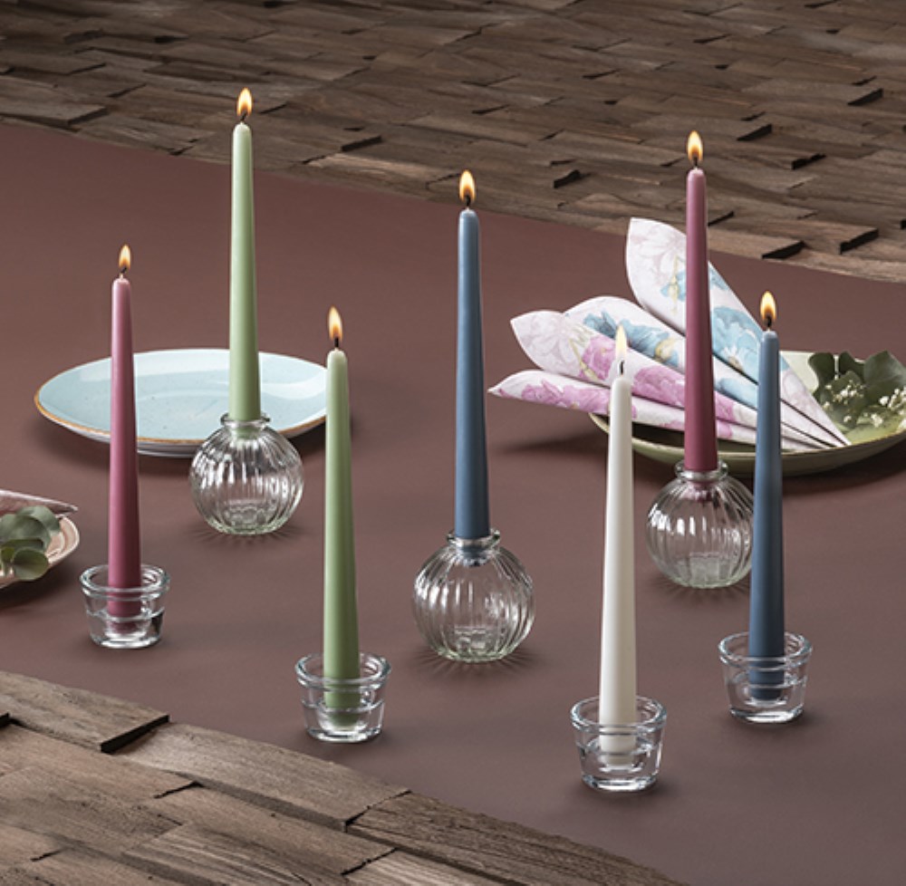 50 Leuchterkerzen Ø 2,2 cm · 25 cm weiss 10 Leuchterkerzen Ø 2,3 cm · 25 cm kirsche