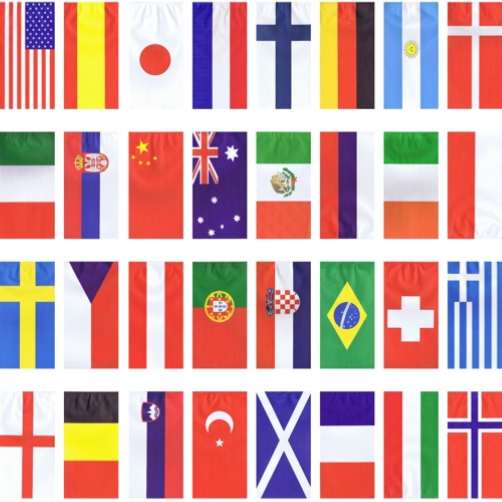 Flaggenkette, Papier 10 m "32 Nations" schwer entflammbar
